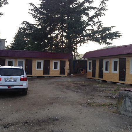 Guest House Tri Topolya Lidzava Kültér fotó
