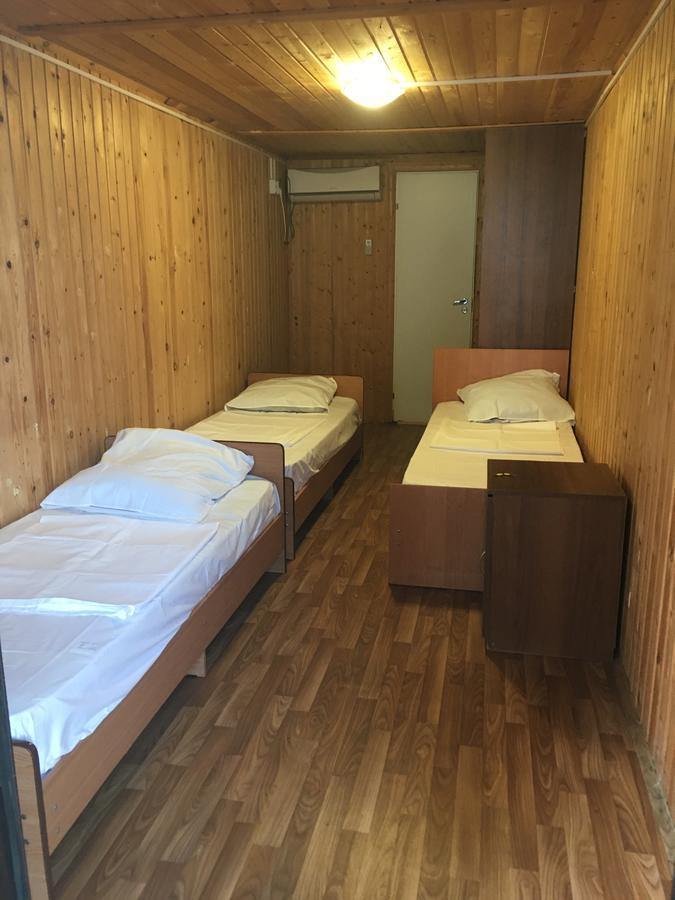 Guest House Tri Topolya Lidzava Kültér fotó